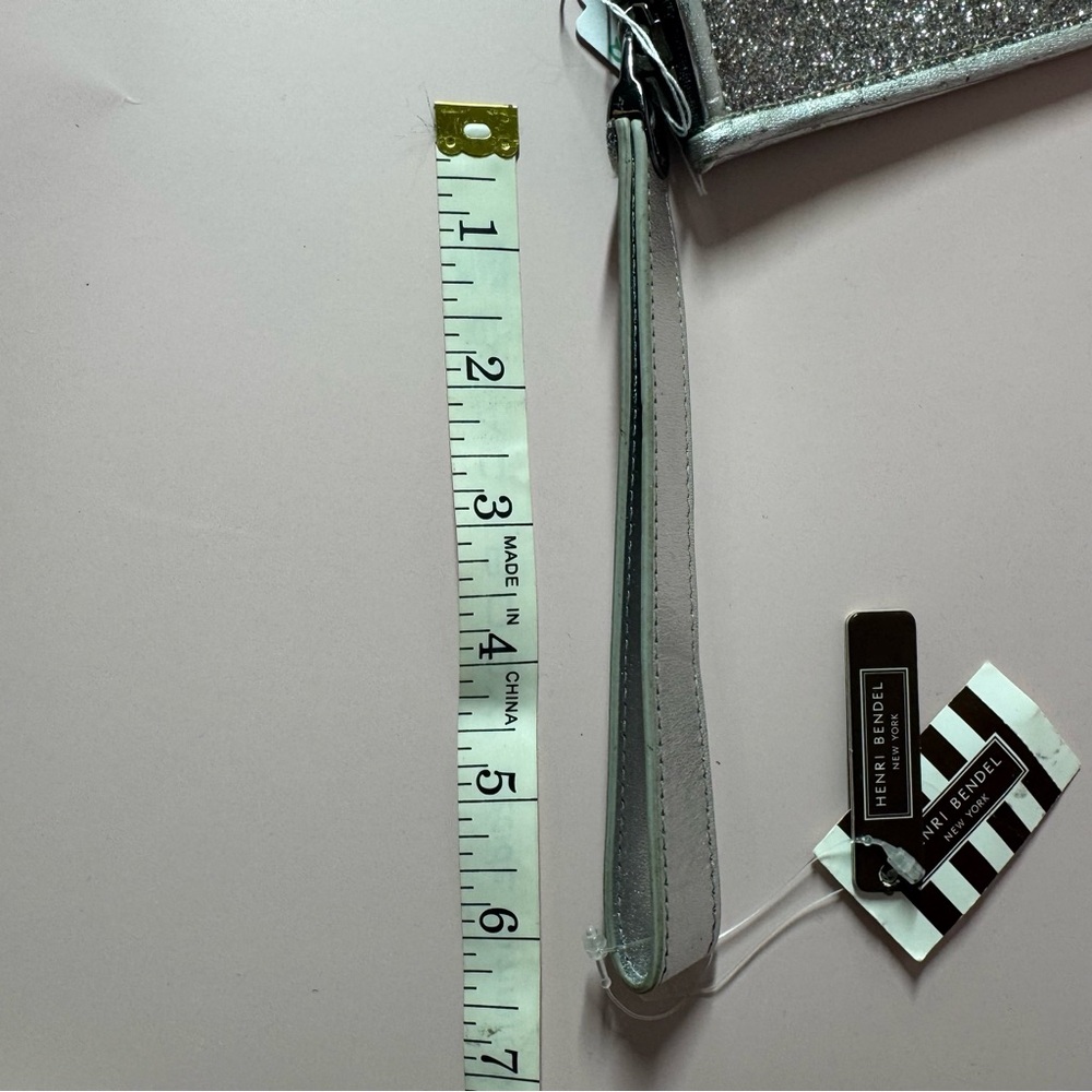 Henri Bendel Flat As A Pancake-Glitter Wristlet (NWT) - Picture 12 of 13